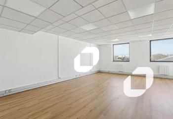 Location bureaux Ivry-sur-Seine - Proche métro Ligne 7 et Tramway T9