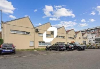 Location bureau Courbevoie - Quartier en redéveloppement, proche bus et Transilien