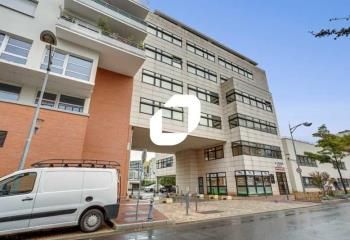 Location bureaux Issy-les-Moulineaux - Proche Tram 2, commerces et restaurants