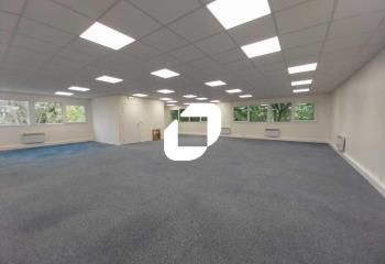 Location bureaux Trappes - Proche gare SNCF et axes routiers