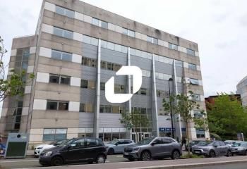 Location bureaux Guyancourt - Proche gare, centre commercial et centre ville