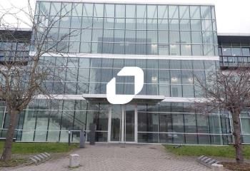 Location bureaux Voisins-le-Bretonneux, proche gare Saint-Quentin-en-Yvelines et autoroutes