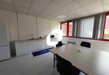 Location bureaux et stockage Trappes - Accès N10 et N12