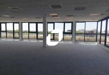 Bureaux à vendre Guyancourt - Gare SNCF et accès routiers