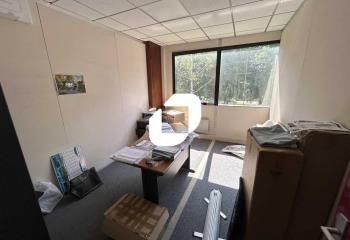 Location bureaux Saint-Thibault-des-Vignes - Proche A104 et RER