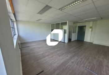 Location bureaux Poissy - Proche RER, SNCF et bus