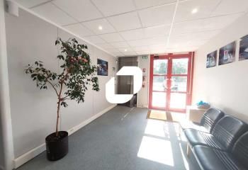 Location bureaux Trappes - Proximité Gare SNCF et autoroutes