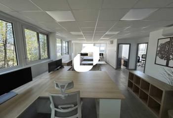 Location bureaux Ozoir-la-Ferrière - Proche N4 et RER E
