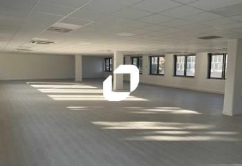 Location bureaux Saint-Germain-en-Laye - Proche tram et commerces