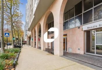 Vente bureau Courbevoie - Proche transports et commerces