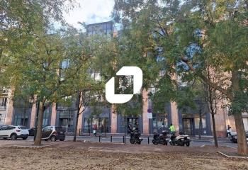 Location bureaux Clichy centre - Proche métro et patio privatif