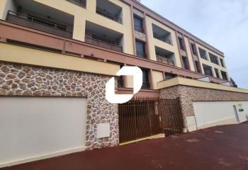 Location local commercial Saint-Cyr-l'École - Proche transports