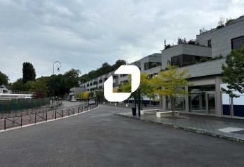 Local commercial à louer Ville-d'Avray - 372 m²