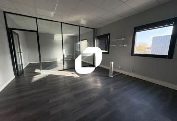 Location local d'activité neuf Bois-d'Arcy - Proche N12 et A12