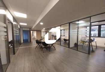 Location bureaux Montigny-le-Bretonneux - Proche RER et SNCF
