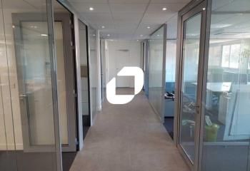 Bureaux à louer Issy-les-Moulineaux - Proche T2, métro 15 et centre commercial