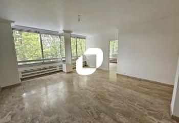 Location bureaux Le Chesnay - Vue parc, ascenseur PMR