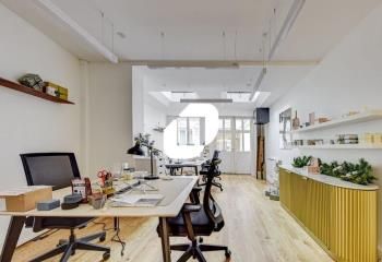 Vente bureau Paris 8 proche gare Saint-Lazare et métro Europe
