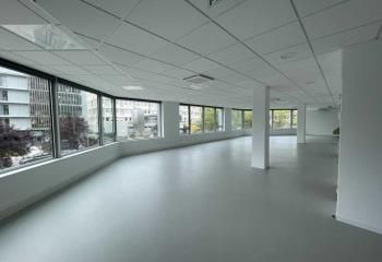 Location bureaux Bruges, Parc Tertiaire Bordeaux Lac, accès tram et bus