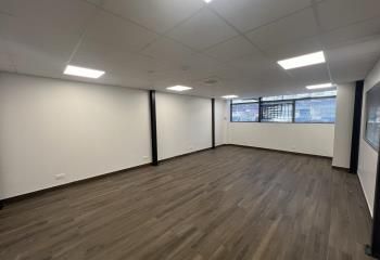 Location bureaux Pantin - Proche RER, Métro et Périphérique