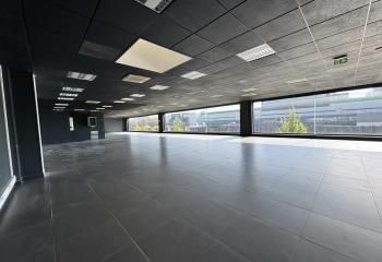 Location show-room Nanterre - Proximité A86 et transports en commun