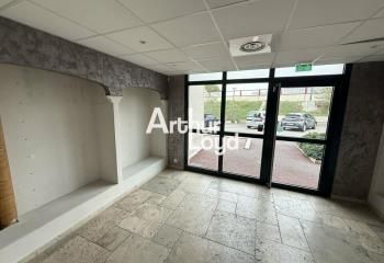 Location local commercial Puget-sur-Argens - Zone dynamique
