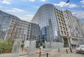 Location bureaux Courbevoie - Proche Défense, métro et RER