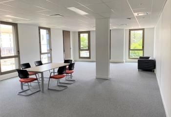 Vente bureaux Décines-Charpieu - Proche Carré de Soie, tramway et bus