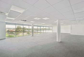 Vente bureaux Oullins - Proche métro B et gare TER