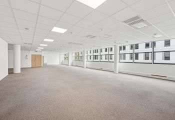 Location bureaux Lyon 8 - Bioparc - Proche tramways T2 et T5