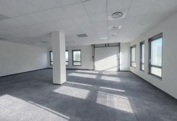 Location bureaux Lyon 8 - Proche métro, tramway et hôpitaux