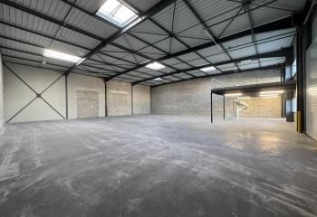 Location local d'activité Saint-Priest - Proximité transports et autoroutes