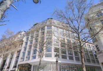 Bureaux à louer Paris 8 - Vue Champs-Élysées et métro Franklin-Roosevelt