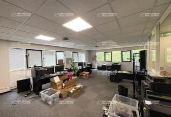 Vente bureaux Les Ulis - 6 places de parking