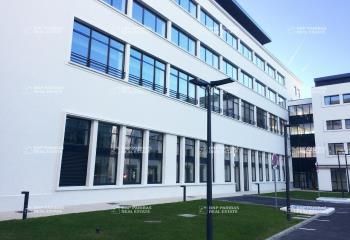 Location bureaux Villeurbanne - Proche transports en commun