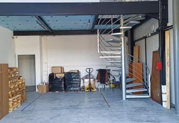 Local d'activité à louer Séné - Rez-de-chaussée et mezzanine