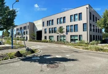 Location bureaux Entzheim - Proche arrêt de bus et parking