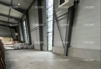 Location bâtiment indépendant Saint-Quentin-Fallavier - Proche A43