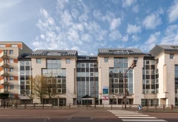 Location bureau Versailles Chantiers - Proche transports