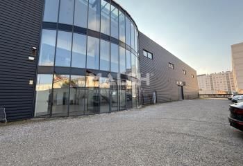 Location bâtiment mixte Villeurbanne - Proximité transports en commun