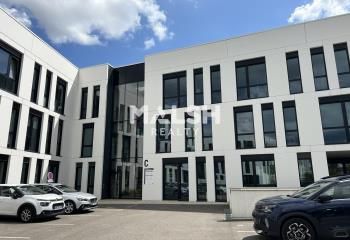 Location bureaux Lyon 7 - Proche métro B et bus Z16