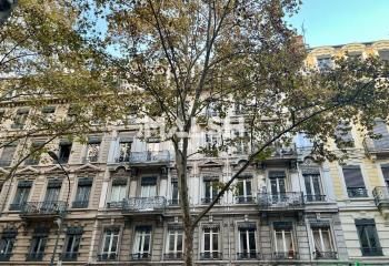 Location bureaux Lyon 3 - Proche métro, tramway et gare Jean Macé