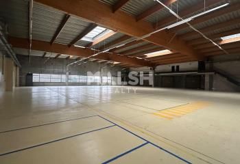 Location bâtiment d'activités Décines-Charpieu - Proximité transports en commun