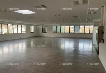 Location bureaux Jouy-en-Josas - Proche RER C et commerces