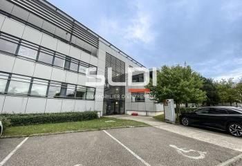 Location bureaux Saint-Priest - Proche transports et commodités