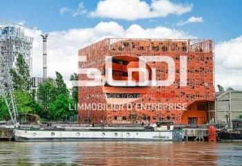 Location bureaux Lyon 2 - Confluence, proche gare Perrache, métro et axes routiers