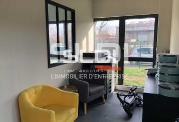 Location bureaux Vénissieux - Parc d'activités 2020, bus HLM République