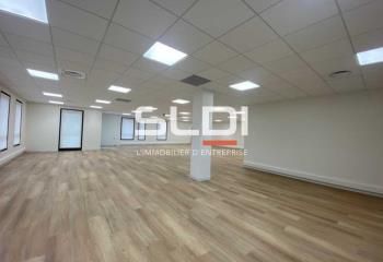 Location bureaux Genas - Proche grands axes et transports en commun