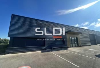 Local d'activité à louer Arnas - 15 parkings et terrain indépendant