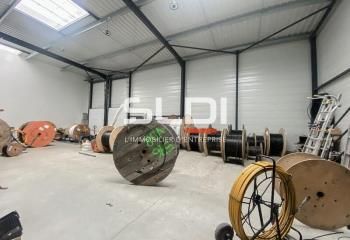 Locaux d'activité à vendre Vaulx-Milieu - Proche bus et autoroute A43